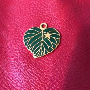 Leaf star pendant necklace
